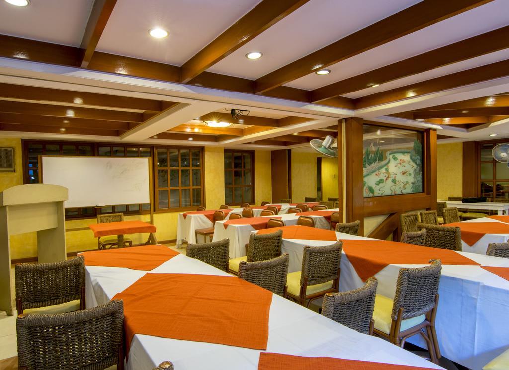 The Manor Hotel Davao Exterior photo