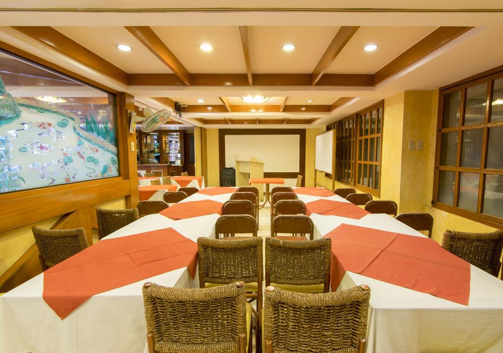 The Manor Hotel Davao Exterior photo